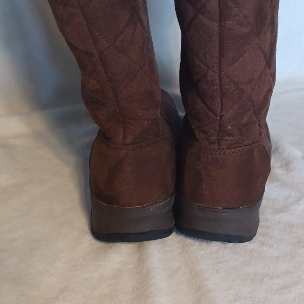Itasca Brown Quilted Winter Boots with Fur Lining Size 8